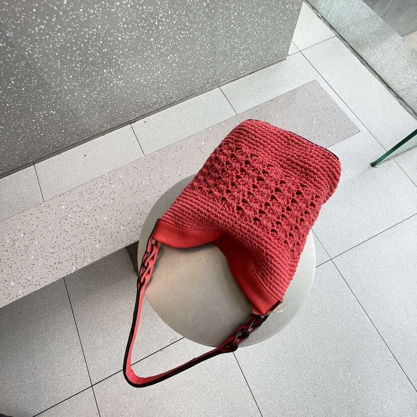 Tote Bag Leather Bag Wax Rope Cowhide Handwoven Bucket For Women Casual Vacation Style Beach Large Capacity Tote Bag Shoulder Bag