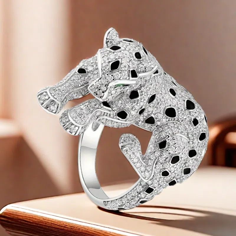 Wild leopard animal ring S925 sterling silver emerald high carbon diamond artist American leopard/ jaguar cheetah charm personality fashionable trend 