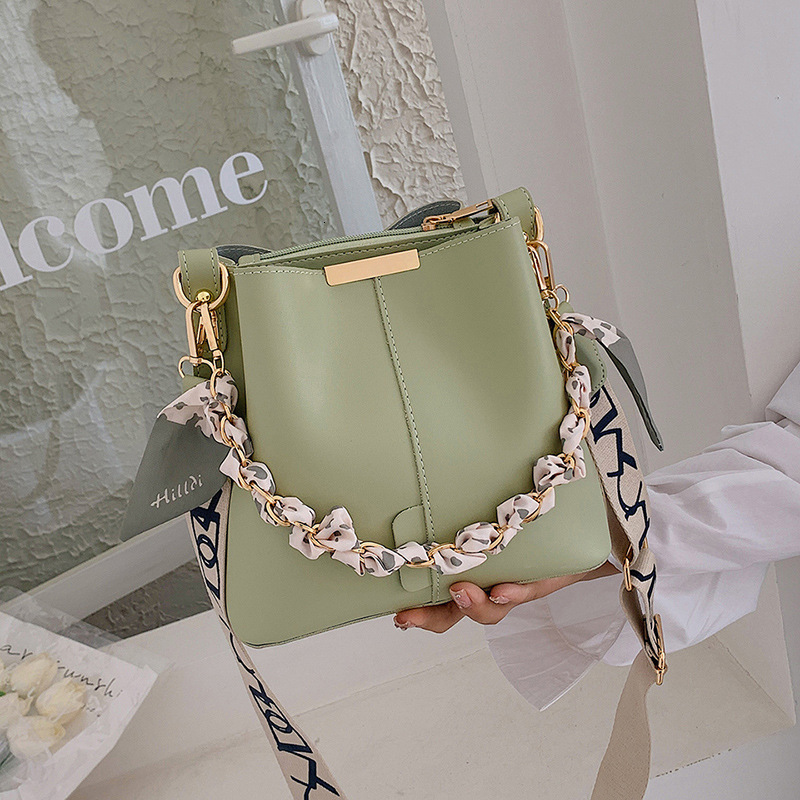 Single shoulder women s bucket bag large capacity fashion spring new fashion niche commuting crossbody bag designer women fashion s shoulder bag