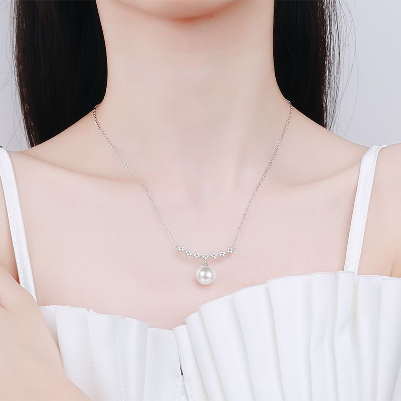 Elegant Nine-Two-Five Silver Jewelry: Female Necklace Incorporating Celtic Knots Motif Plus Natural Gemstones