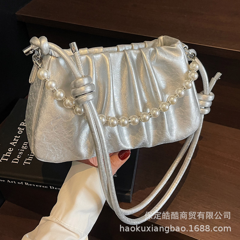 Small niche women s handbag spring and summer new fashion chain crossbody bag popular women s pleated fashion fashion cloud bag designer shoulder bag