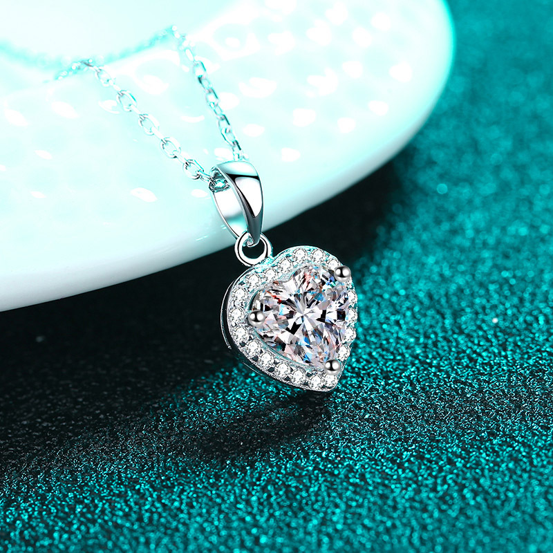 925 Sterling Silver Moissanite Cluster Heart Pendant Necklace PT950 Gold Plated Dainty Clavicle Chain Elegant Jewelry Wholesale Supply