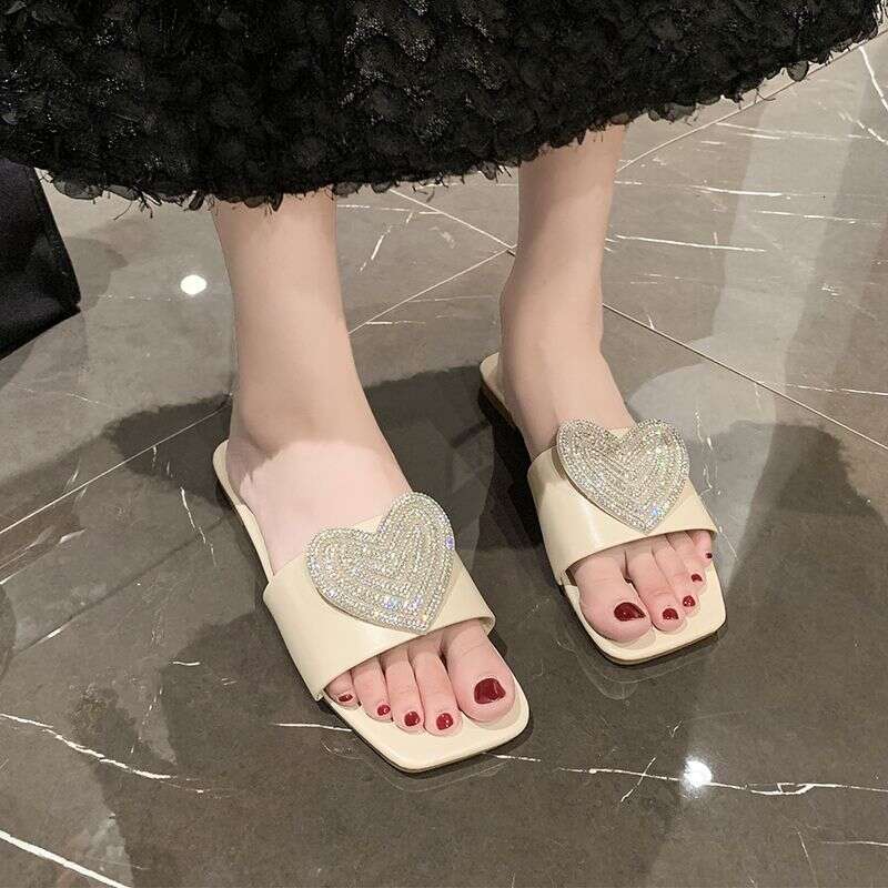 2025 Summer New Fashionable Outerwear Love Slippers For Women, Water Diamond Flat Bottom One Word Beach Sandals, Female Designer Sandals, Free Shippin