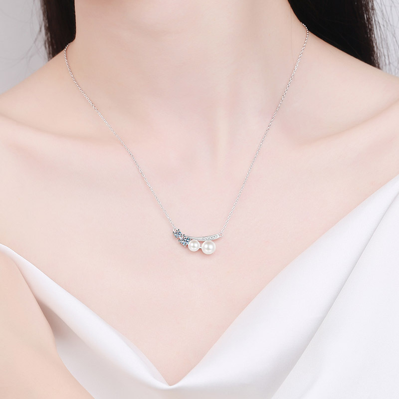 Fashionable Female Clavicle Choker: Genuine 925 Silvery Beads + Vivid Gemstones Plus Lustrous Pearly Accents