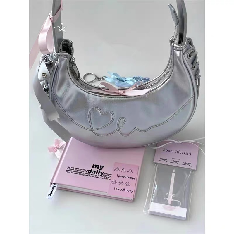 Underarm bag heart shaped trend embroidered shoulder bag fashionable multifunctional handbag designer shoulder bag trend crossbody bag