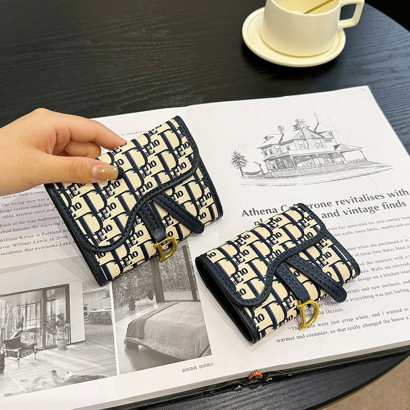 Niche Women's Luxury Bag Short Wallet New Free Delivery Designer Bag 2025 New Letter Print Foldable Coin Purse Multi-card Slot Clasp Long Clutch