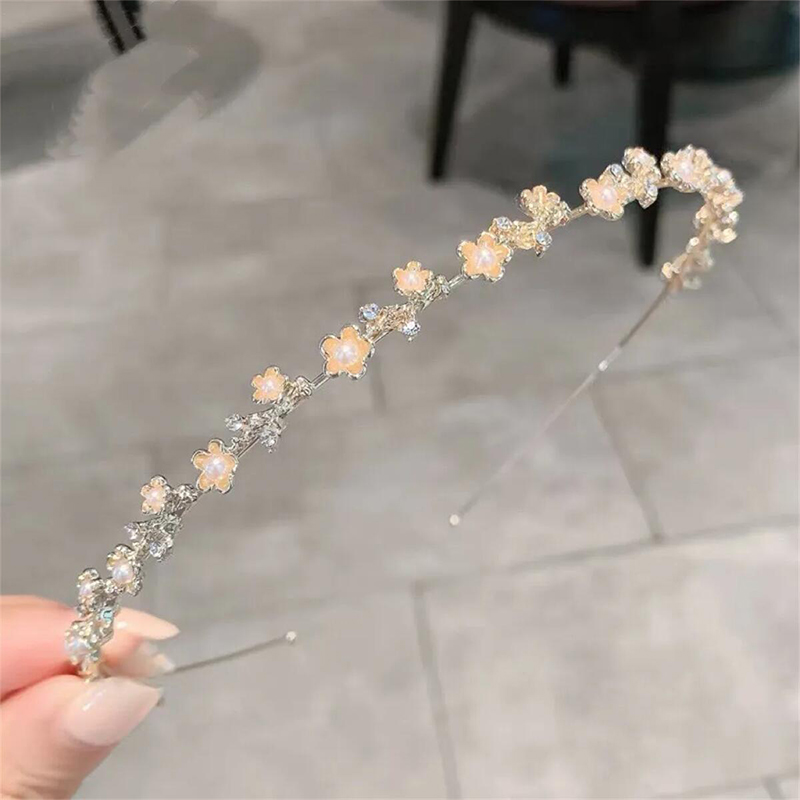 Vintage Floral Pearl Headband for Girls - Delicate Fashion Accessory