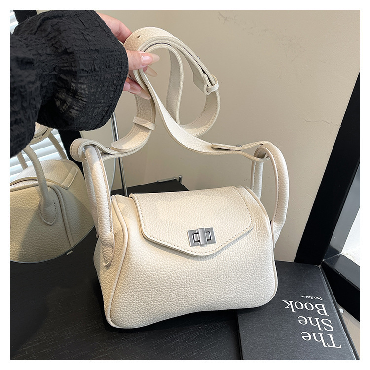 Cross fashion border multifunctional fashionable commuting women s shoulder bag spring simple new crossbody bag designer fashion women s shoulder bag