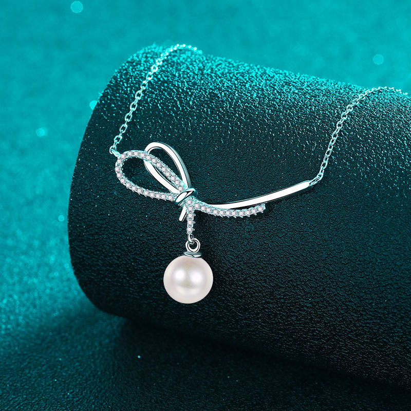 Sophisticated Women's Clavicle Jewelry: Premium S925 Gold-Tone Necklace Adorned With Sparkling Moisantie Gems