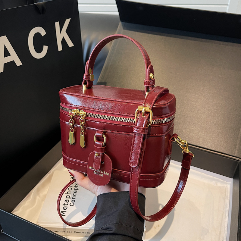 Cross border retro trendy handbag new fashionable casual shoulder bag fashion niche designer cross fashion border fashion crossbody bag