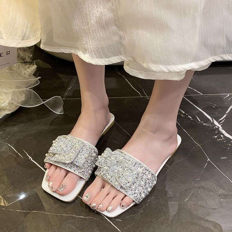 Cool Slippers For Women Wearing Out 2025 New Pearl Bow Slippers, Versatile For Students, Open Toed Flat Slippers, Designer Sandals, Free Shipping Whol