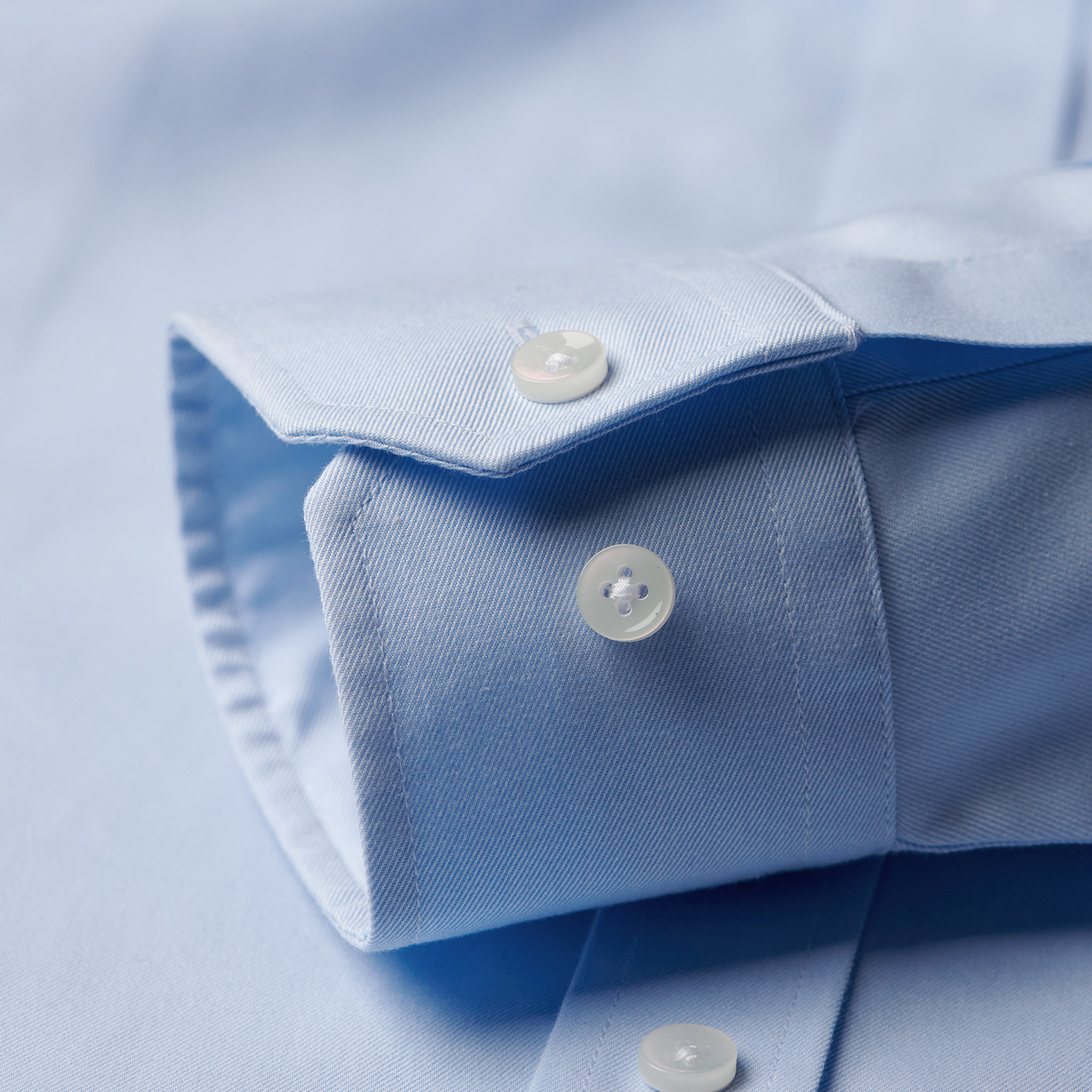 BXS/A classic wrinkle-free pure cotton shirt paired with pearl shell buttons. It's extremely easy to maintain and is a must-have workwear shirt w