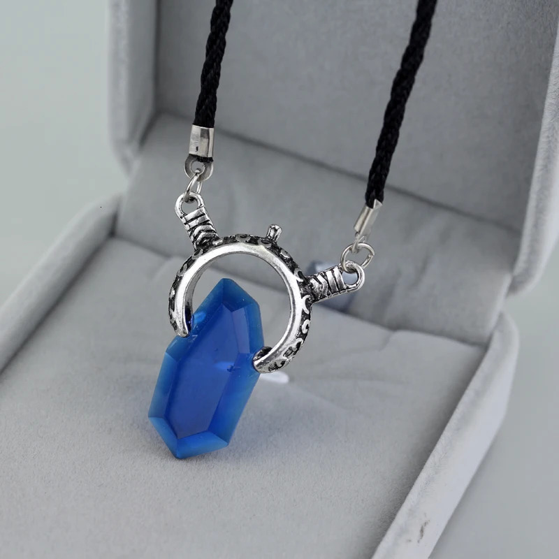 Dmc Devil May Cry 5 Dante Pendant Necklace Red Blue Gem Cosplay Necklaces Long Rope Chain Vintage Gifts for Men 250528