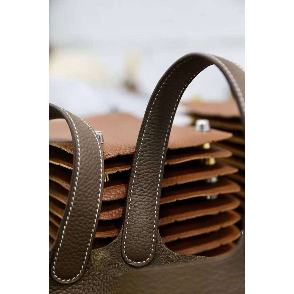 Designer Bag Hand Ed Wax Line Cowhide Bucket Lychee Grain Leather Large Capacity Commuter Handbag Fashion Casual Women S