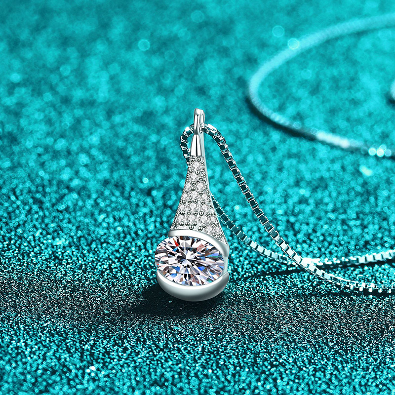 Chic S925 Sterling Silver Moissanite Chain Necklace With Sleek Aquatic-Drop Accent
