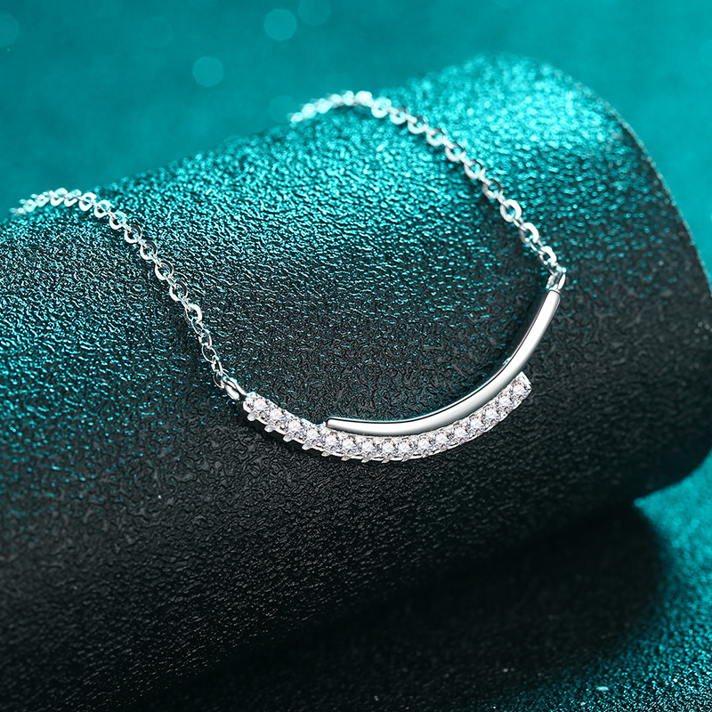 925 Sterling Silver Moissanite Smile Necklace for Women Minimalist Diamond Pendant Line Chain Elegant Gift for Best Friend