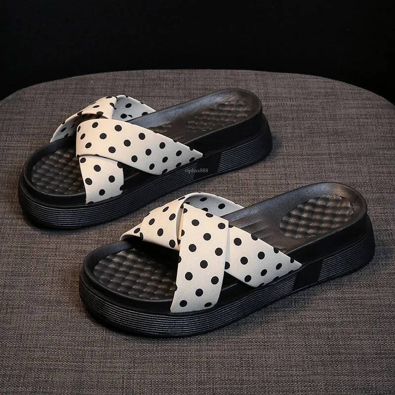 Free Outdoor Beach Shipping New Slides Designer Slippers Womans Sandals Lightweight Thick Soled Height Increasing Summer Slippers For Wearing Outside