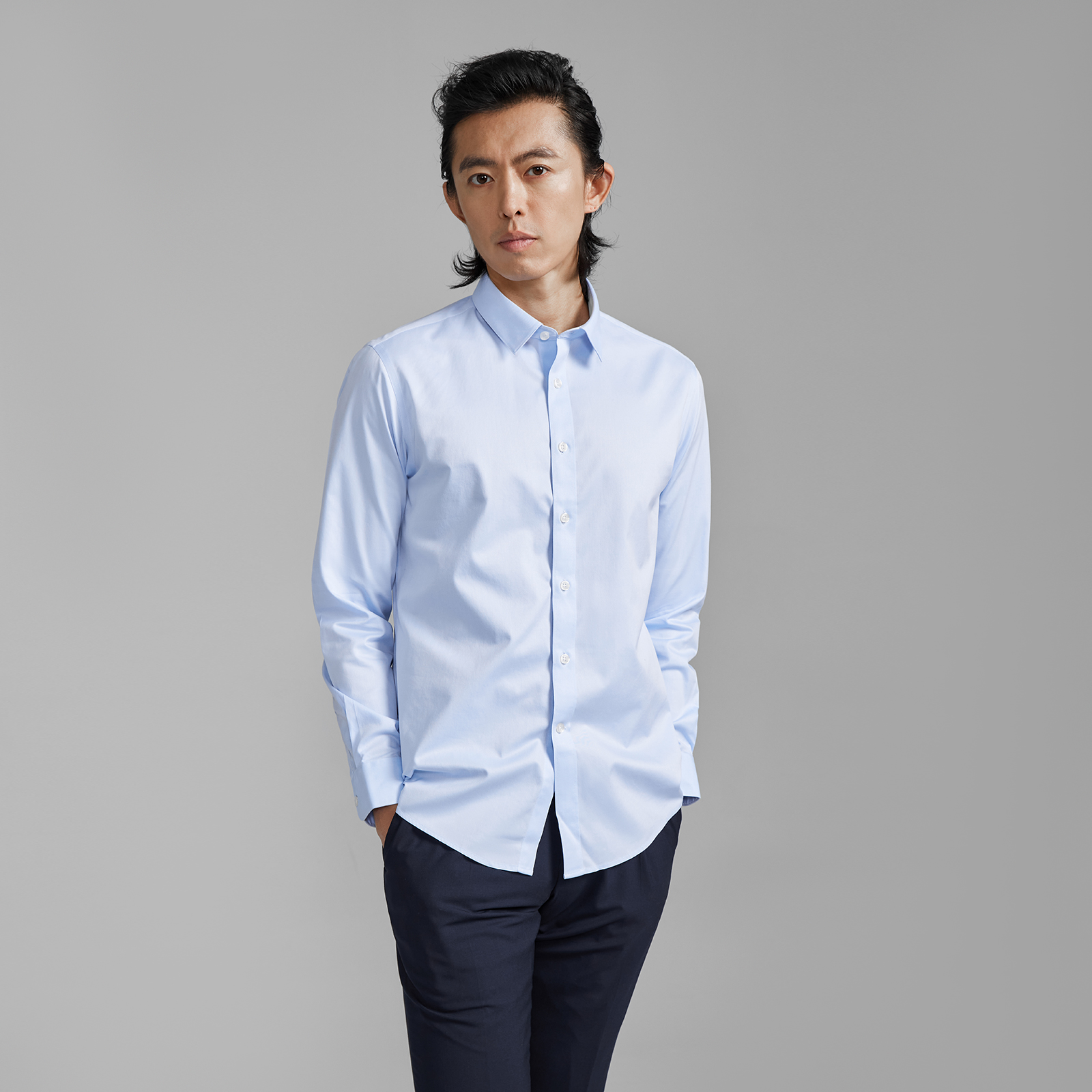 BXS/A classic wrinkle-free pure cotton shirt paired with pearl shell buttons. It's extremely easy to maintain and is a must-have workwear shirt w