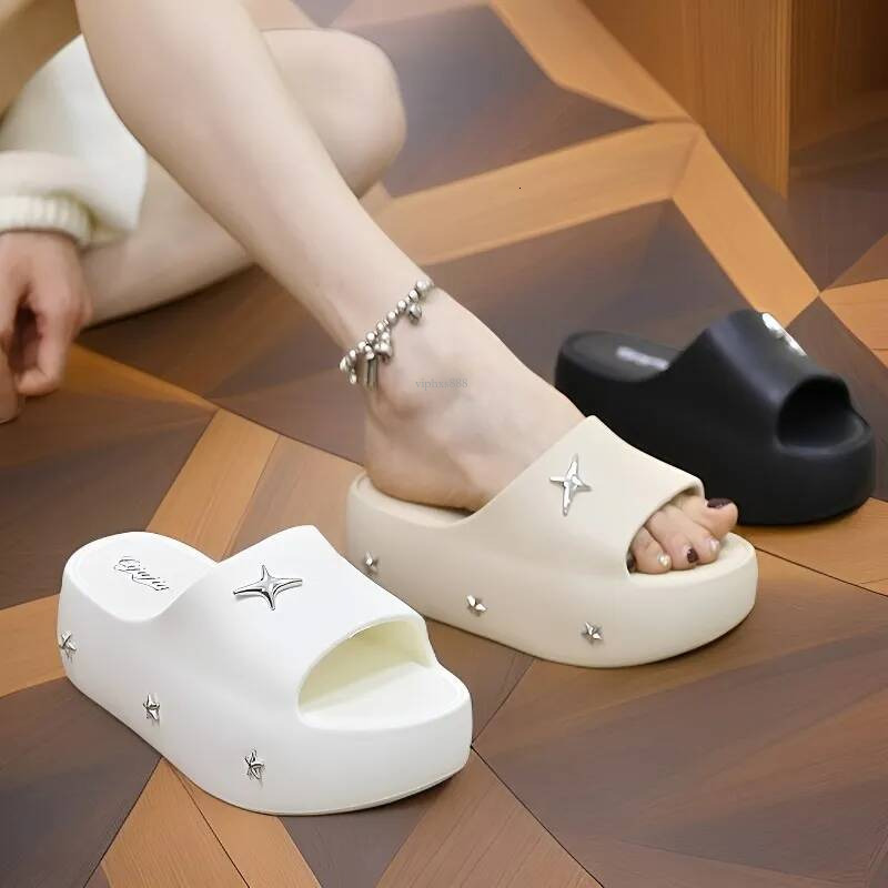 New Free Summer Fashionable Thick Soled Height Increasing Slippers Outdoor Beach Black And White Designer Women Sizes 36-40