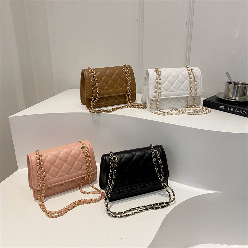 New Fashionable Casual Embossed Handbag Commuter Bag Free Delivery Simple Grid Designer Chain Armband Single Shoulder Crossbody Bag Shopping Bag For W