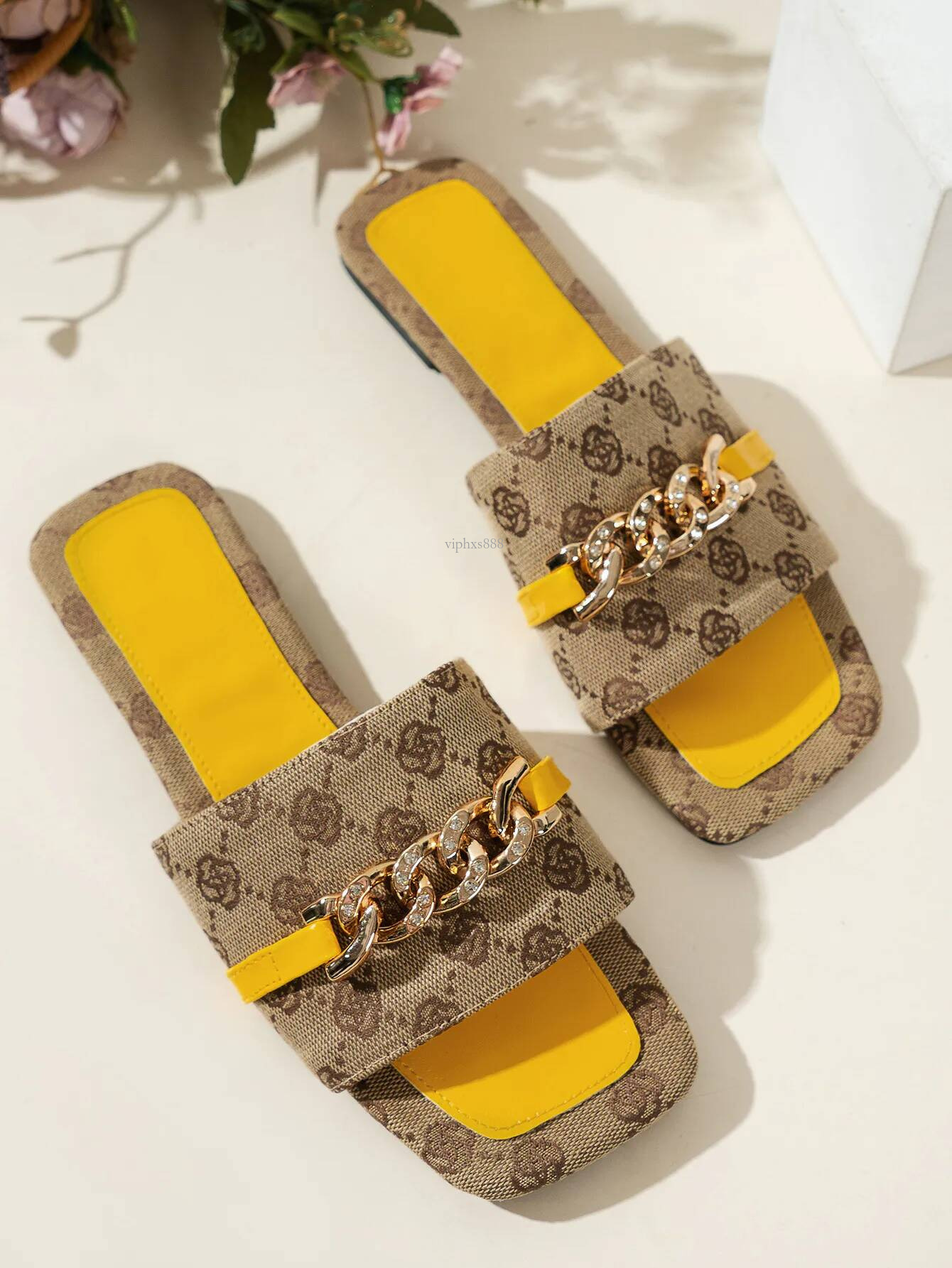Free Shipping New Slides Outdoor Beach Designer Slippers For Woman Sandals Flat Fashion Summer Flower Embroidery Slipper Outdoor Indoor Shoes Size 36-