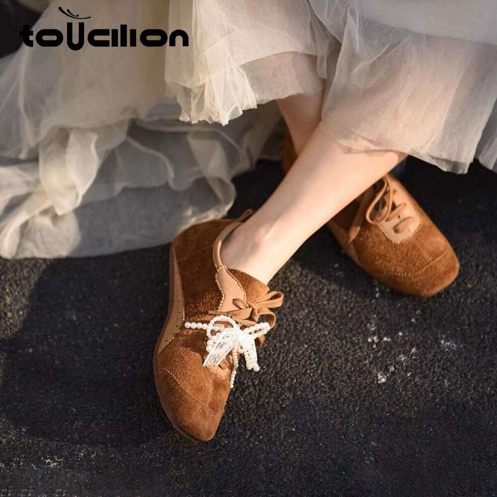 Lace Up Single Shoe Women's 2025 New Color Blocked Casual Bean Shoes Women's Versatile Soft Sole Small Leather Shoes Designer Shoes Light Lu