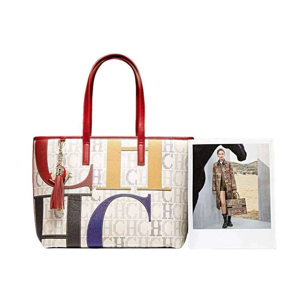 Designer Luxury CH '24-'25 Euro-Chic Oversized Tote: Spacious Commuter-Ready Summer Shoulder Bag For Women