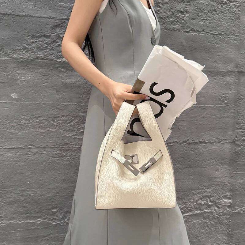Designer Bag Brand Handbag Fashion Texture Simple Solid Color Versatile Tote Soft Leather Sier Lock Underarm Shoulder Bucket Bag