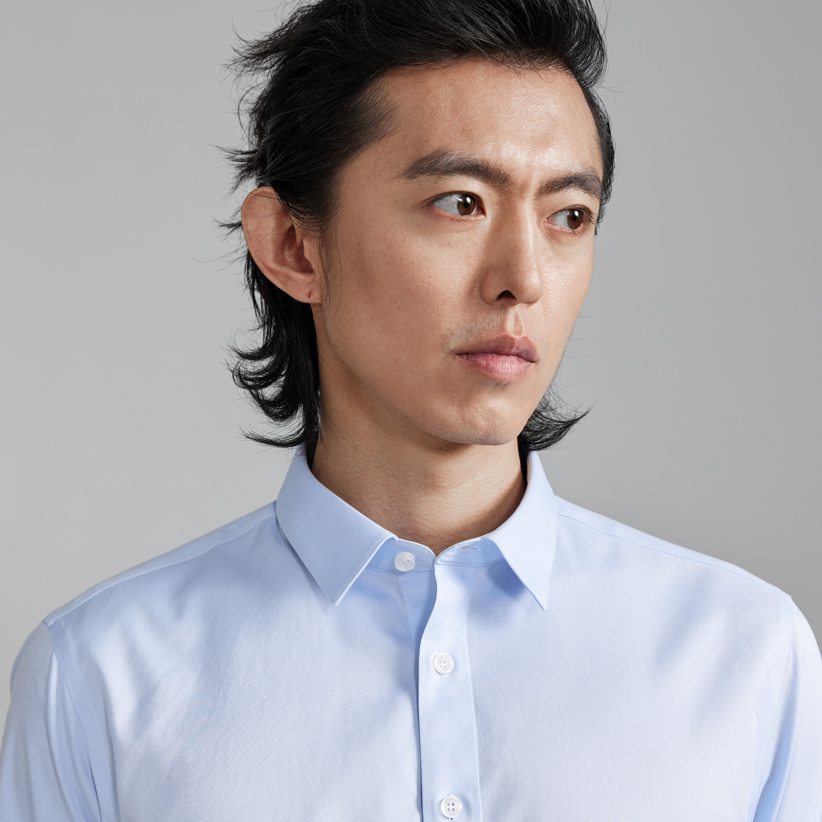 BXS/A classic wrinkle-free pure cotton shirt paired with pearl shell buttons. It's extremely easy to maintain and is a must-have workwear shirt w