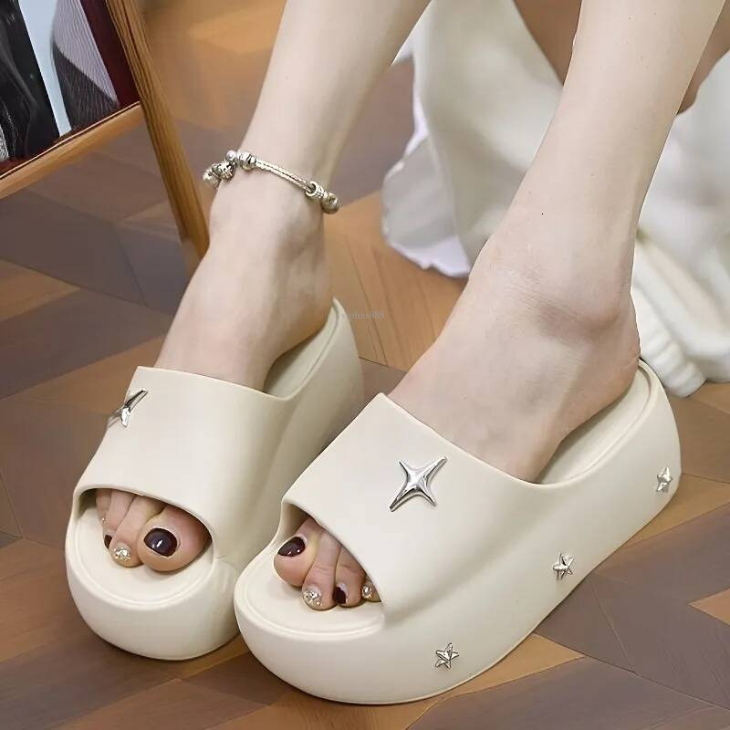 New Free Summer Fashionable Thick Soled Height Increasing Slippers Outdoor Beach Black And White Designer Women Sizes 36-40