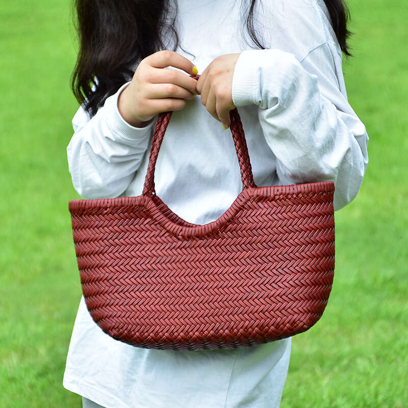 Dragon Diffusion French Retro Woven Basket Ins Hot Selling Internet Celebrity Women's Bag 2025 New Casual Versatile Fashion