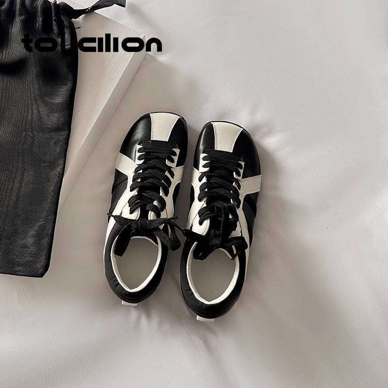 Small Square Toe Zebra Shoes 2025 New Sports And Leisure Forrest Gump Shoes Color Blocked Retro Red German Training Shoes Designer Light Luxury Women&