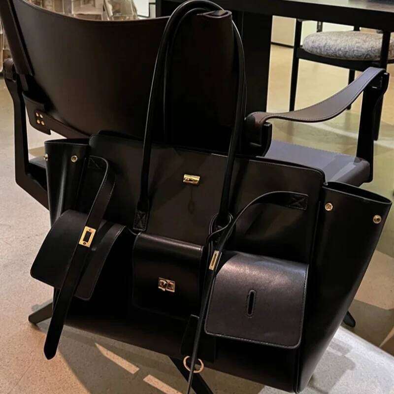 Designer Bag Large Capacity Wing Black Brand High Quality Leather Suede Sier Gold Lock Tote Trendy Ro Exquisite Shoulder Bag