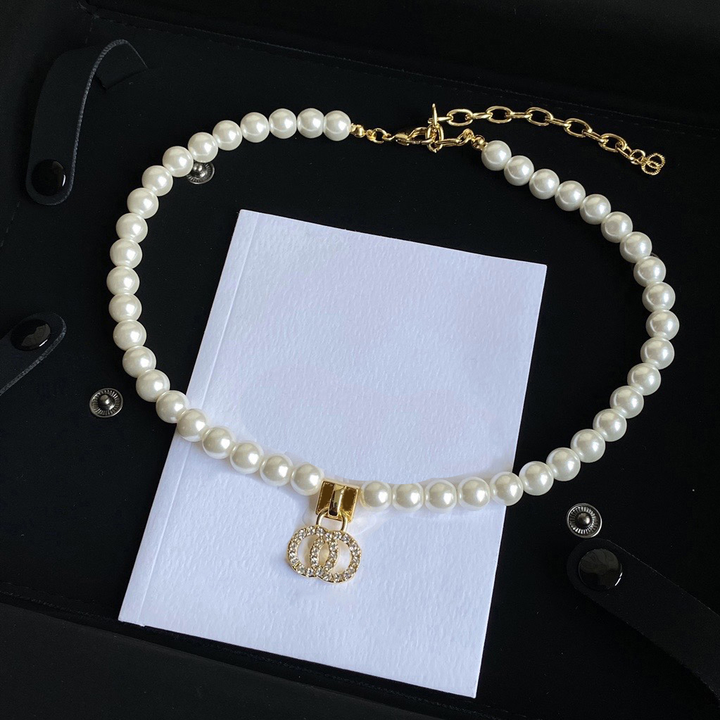 Chic Heart Pendant Necklaces Fashion Women Stainless Steel Crystal Pearl Pendants Jewelry Shiny Diamond Long Necklace Chain Classic Jewelry Accessories Gifts