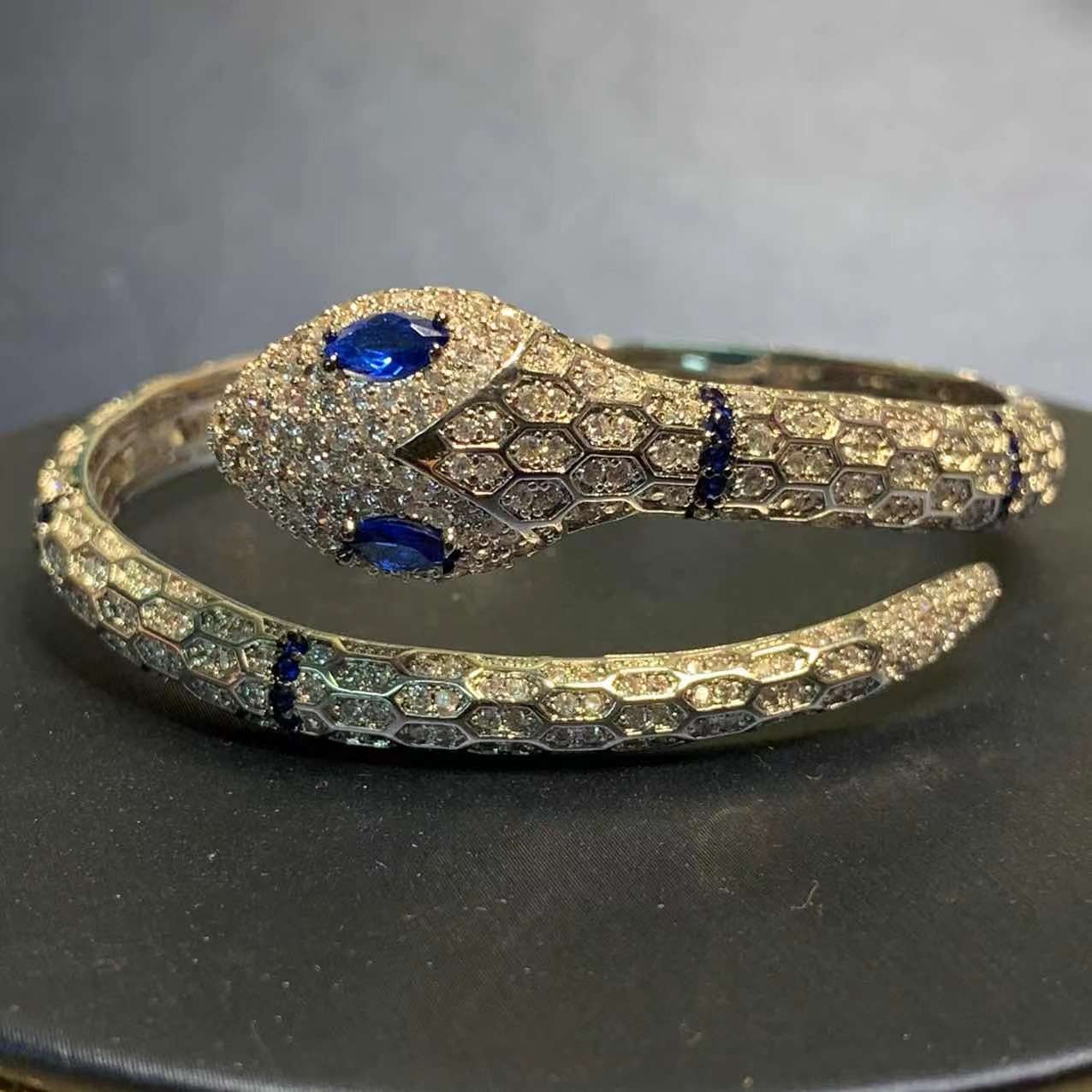 designer jewelry bracelet designer Snake sapphire bracelet elegant design Imitation Rhodium Plated jewlery designer for women luxury jewelry bracelets