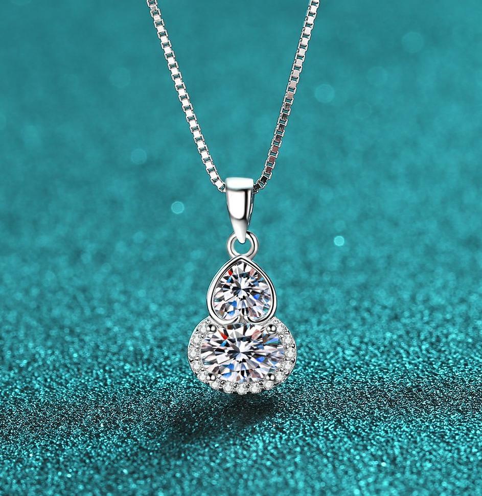 925 Sterling Silver Moissanite Heart Pendant Necklace Gourd Shape Chinese Style Necklace for Women Elegant and Unique Design