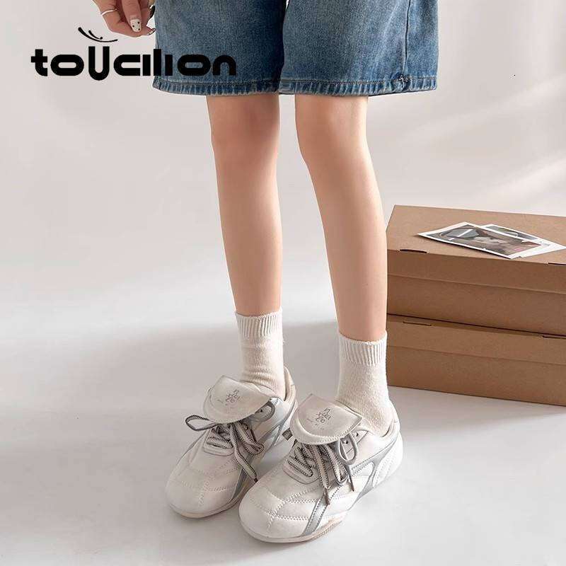 Trendy American Retro Versatile Lightweight Thick Soled German Training Shoes For Women, New Sports And Leisure Shoes, Light Luxury Designer Women