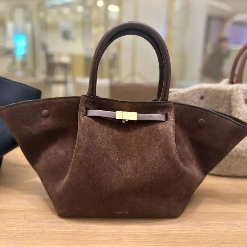 Wing European And American Fashion Dumpling Handheld Large Capacity Tote Bun, Versatile New York Bun 250601