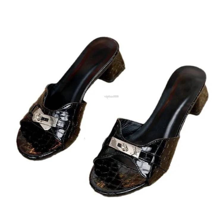 2025 Free Shipping Sandals Designer Heels Slippers Womans Shoes Outdoor Beach Thick Heel Sandal Home Outdoor Sandale