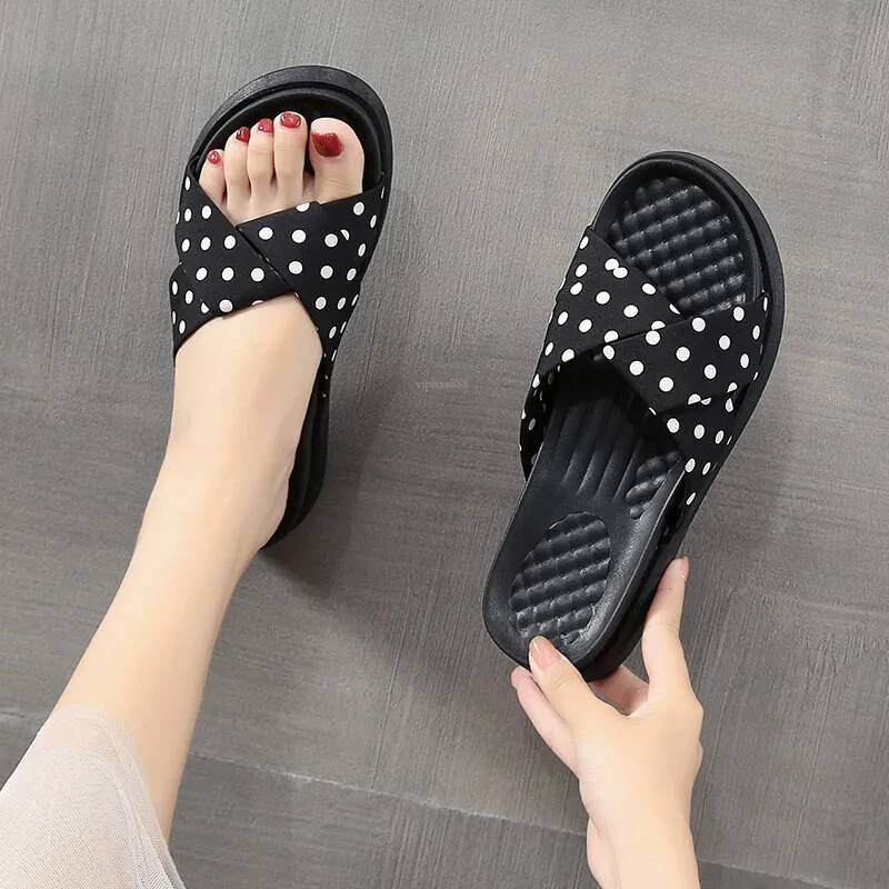 Free Outdoor Beach Shipping New Slides Designer Slippers Womans Sandals Lightweight Thick Soled Height Increasing Summer Slippers For Wearing Outside