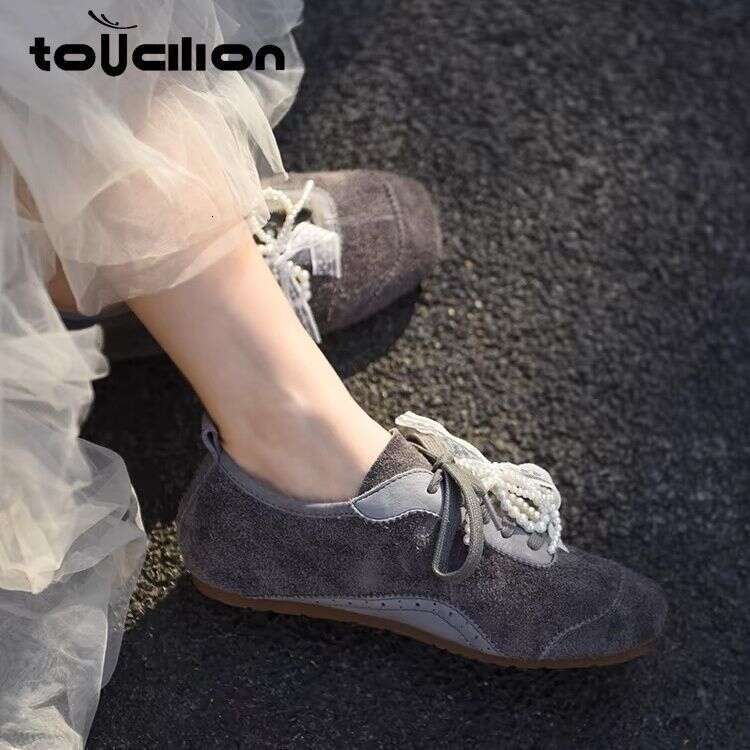 Lace Up Single Shoe Women's 2025 New Color Blocked Casual Bean Shoes Women's Versatile Soft Sole Small Leather Shoes Designer Shoes Light Lu