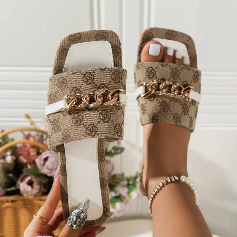 Free Shipping New Slides Outdoor Beach Designer Slippers For Woman Sandals Flat Fashion Summer Flower Embroidery Slipper Outdoor Indoor Shoes Size 36-