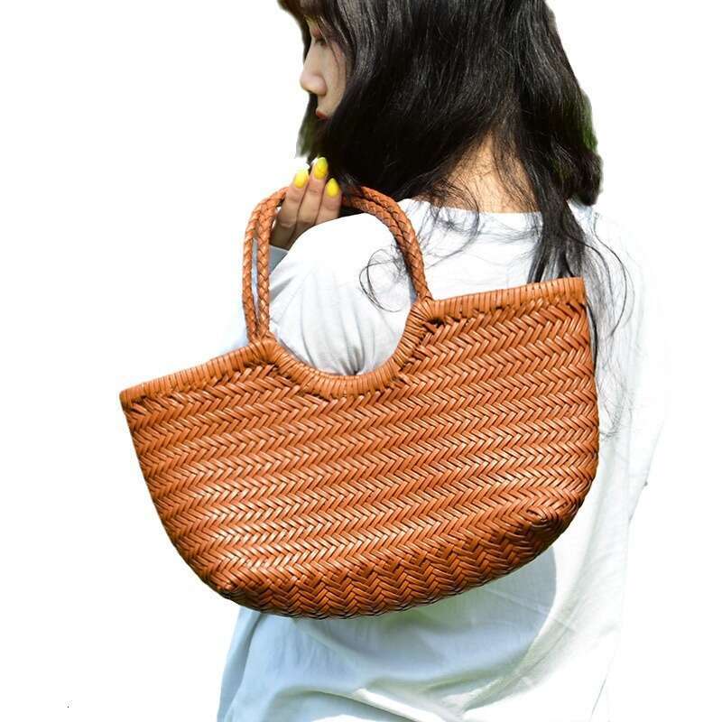Dragon Diffusion French Retro Woven Basket Ins Hot Selling Internet Celebrity Women's Bag 2025 New Casual Versatile Fashion