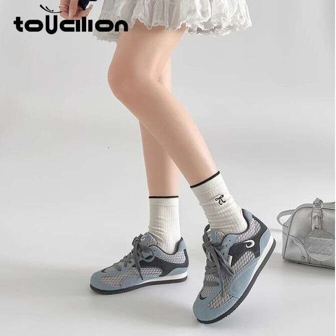 Small And Lightweight Retro Versatile Thick Soled Forrest Training Shoes For Women, 2025 New Summer Lightweight Casual Sports Shoes, Designer Women�