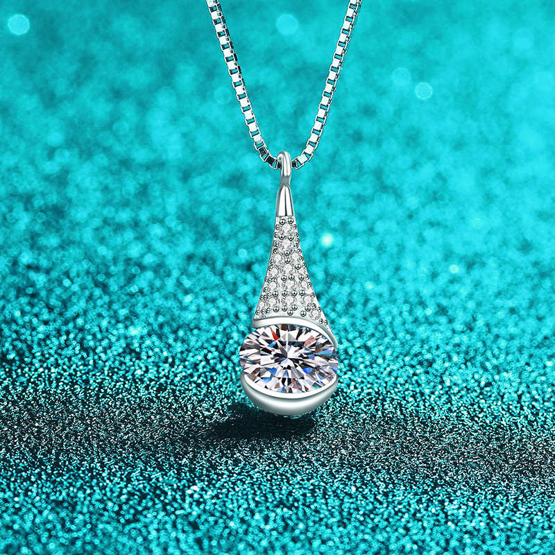Chic S925 Sterling Silver Moissanite Chain Necklace With Sleek Aquatic-Drop Accent