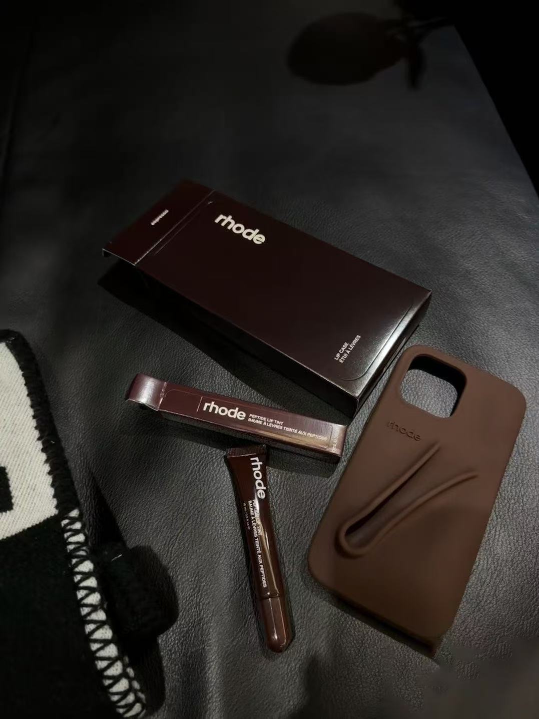 Rhode New Color INS Lipstick Silicone DIY Phone Case For iPhone 16 15 14 13 12 11 Pro Max Plus With Lip Gloss Set Back Cover