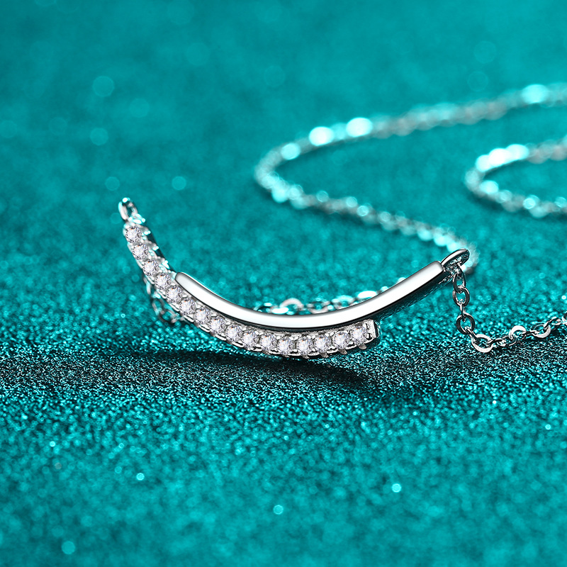 925 Sterling Silver Moissanite Smile Necklace for Women Minimalist Diamond Pendant Line Chain Elegant Gift for Best Friend