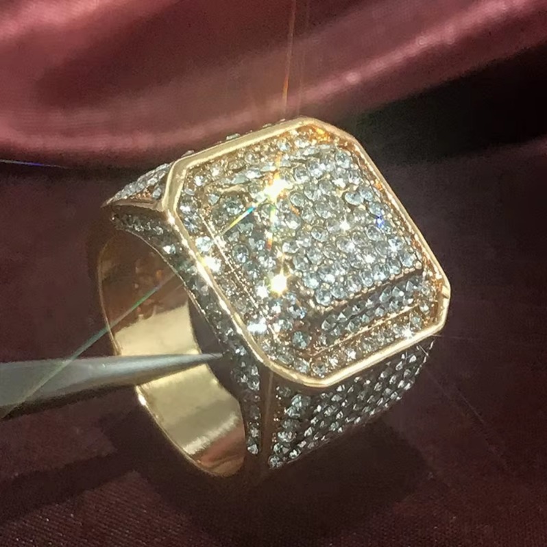 Iced Out Cubic Zirconia Signet Band Bling Hiphop Statement Rings Full Rhinestone 18K Gold Plated Diamond Ring Fashion Jewelry Gift