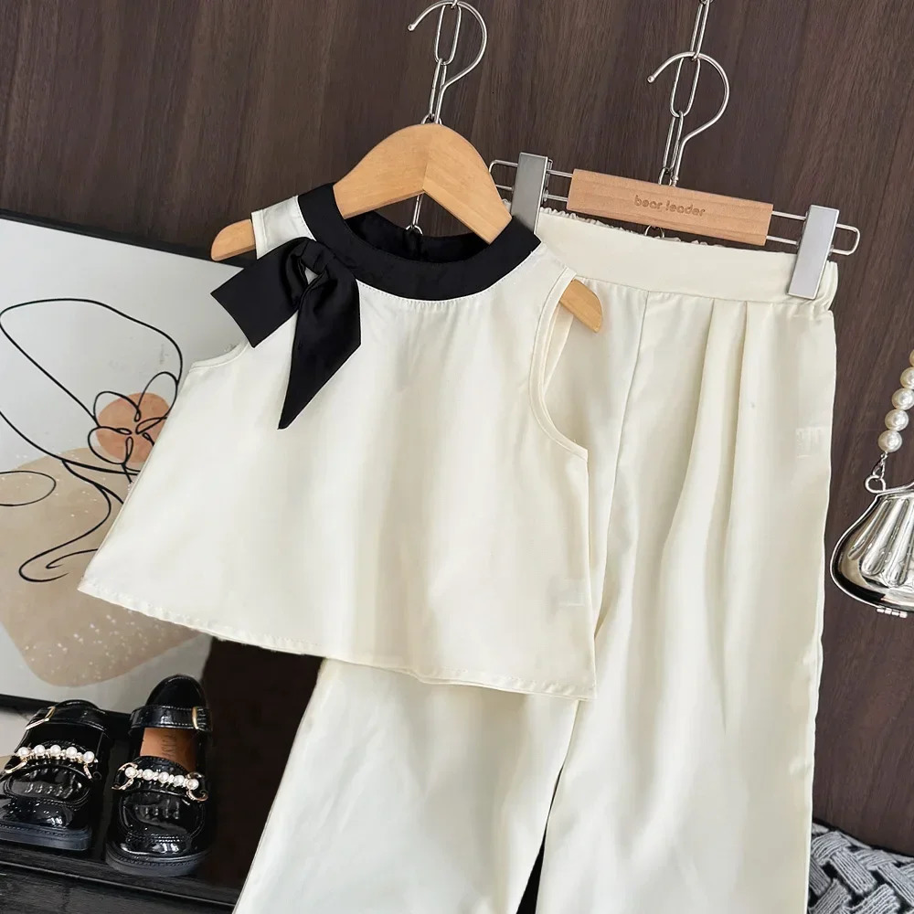 Bear Leader Summer Korean Version 3-7 Years Girls Suit 3D Bow Sleeveless Topwide Legs Pants 2-Pcs Set Kids Clothing 250527