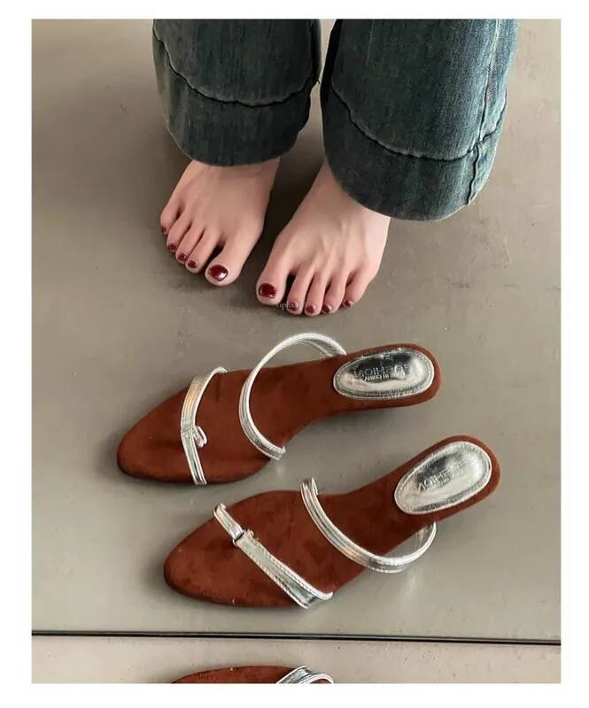 Free Shipping New Slides Designer Slippers Outdoor Beach Men Sandals 2025 Home Outdoor Breathable Non Slip Flat Sandals